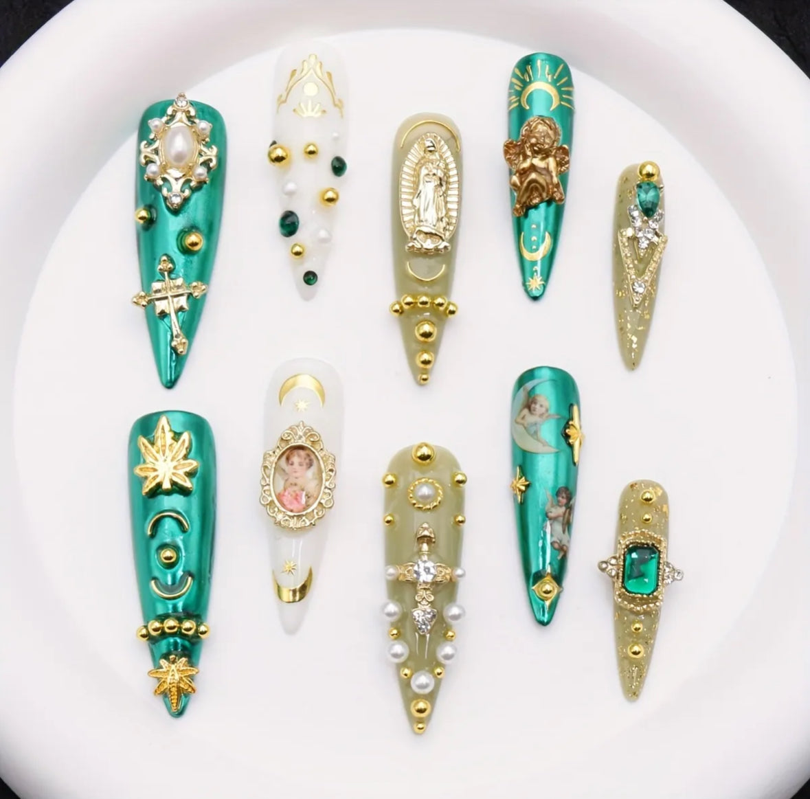 Cherubic Green Light Groove” Press-On Nail Set