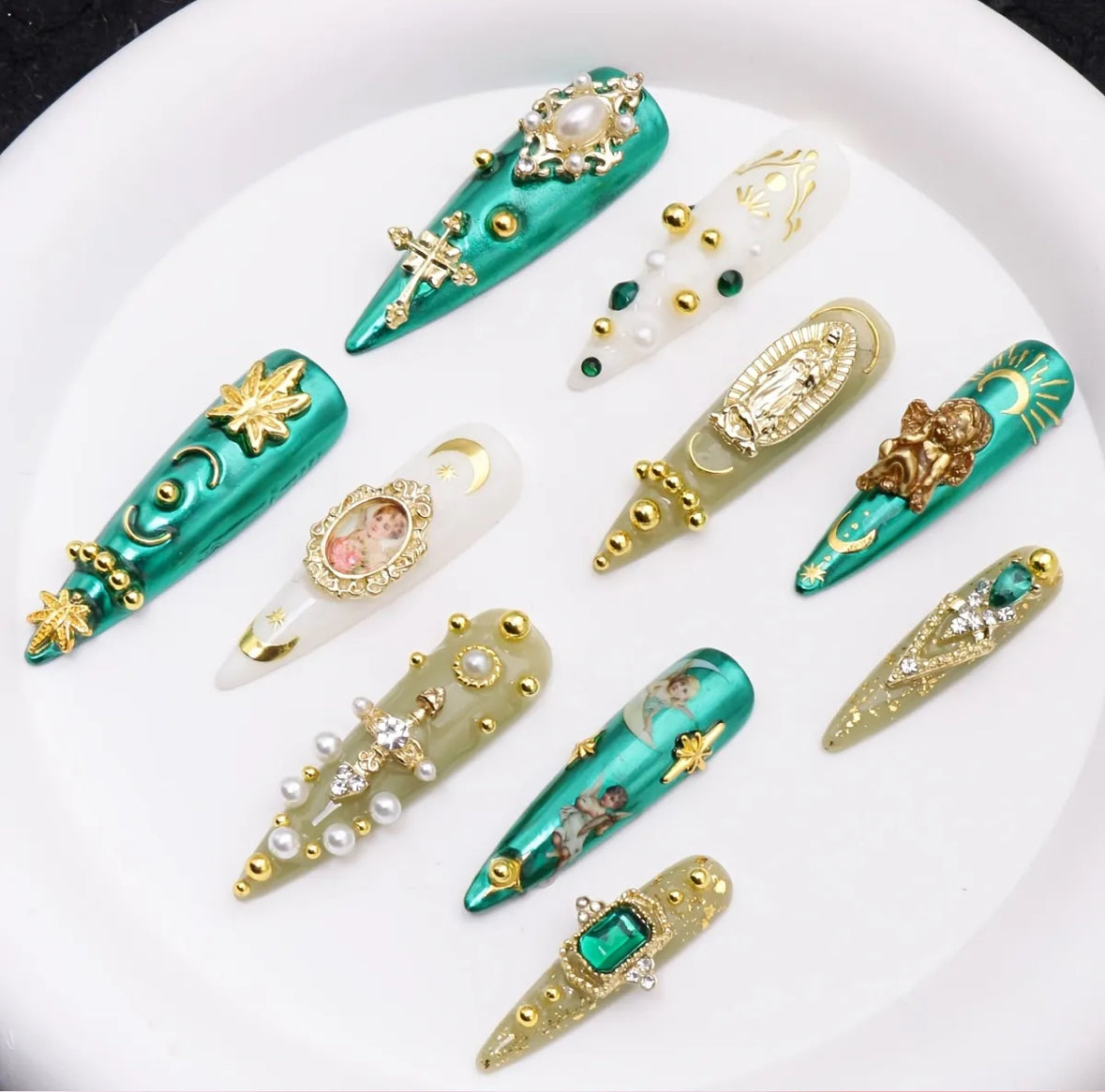 Cherubic Green Light Groove” Press-On Nail Set